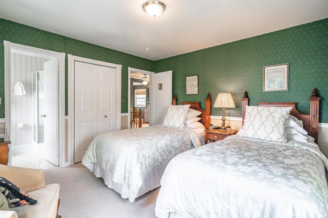 Abacot Hall Bed & Breakfast 나이아가라온더레이크 외부 사진
